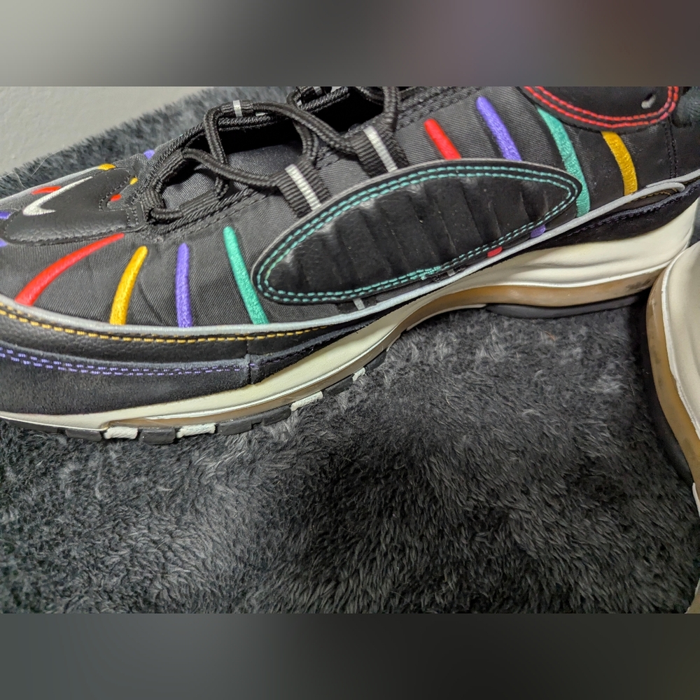 NIKE AIR MAXES size 12... 98 - Picture 8 of 13